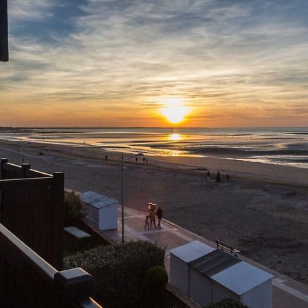 Charmant Appartement Face A La Mer Avec Balcon Houlgate Exteriér fotografie